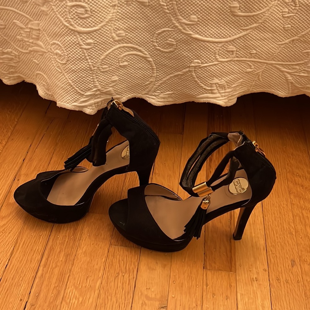 Boutique Vintage Black Tassel Heels - Picture 5 of 14